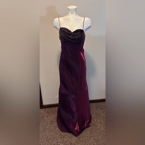 Women’s Burgundy Formal Dress